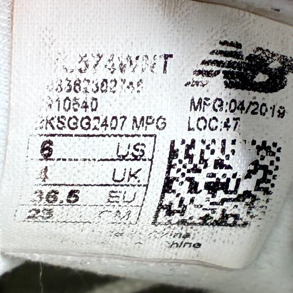 New Balance 574 Off White Beige Suede Athletic Running Shoes Women's Size 6 - Picture 11 of 12